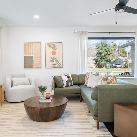 Pet Friendly Atx Escape With Game Room And Free Parking Austin Esterno foto